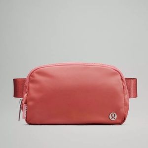 Lululemon Everywhere Belt Bag